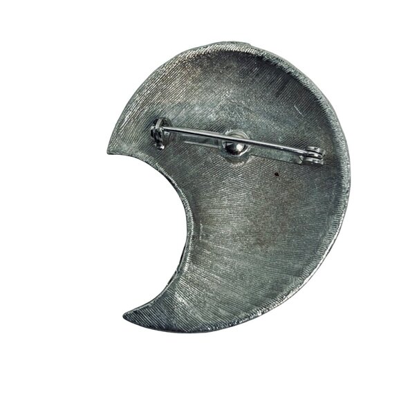 Silver Crescent Moon Brooch With Textured Feather Design (5769) - Picture 5 of 5